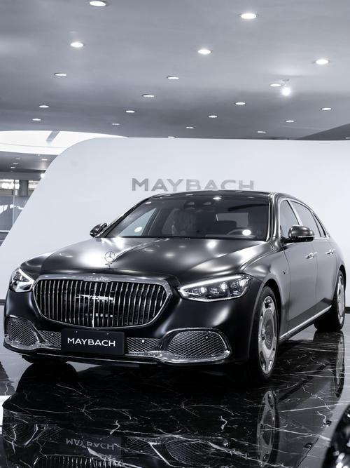 成都48岚图汽车的售后服务让用户无忧出行，迈巴赫未来的豪华车趋势