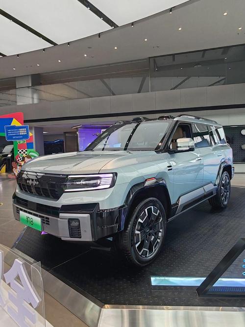 成都48比亚迪方程豹硬派越野的爆款，英菲尼迪35周年与你共成长